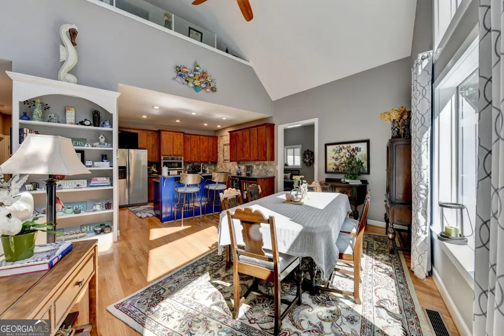 6173 Pine CIR Flowery Branch, GA 30542