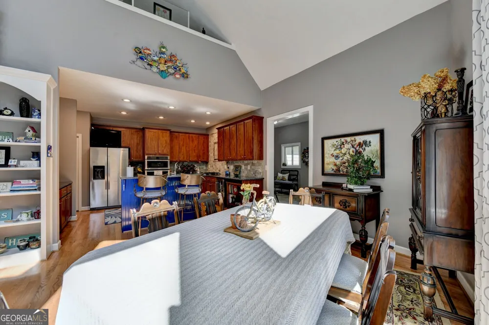 6173 Pine CIR Flowery Branch, GA 30542