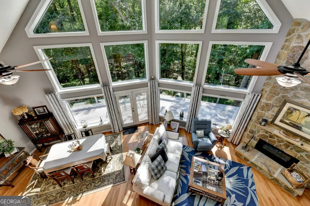 6173 Pine CIR Flowery Branch, GA 30542