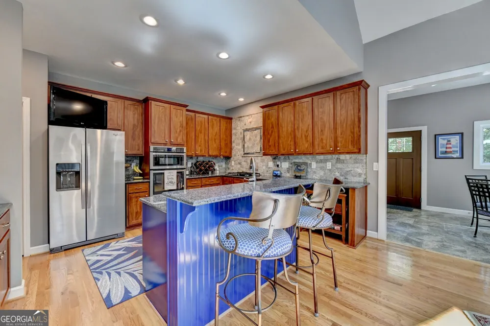 6173 Pine CIR Flowery Branch, GA 30542