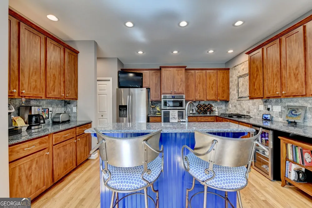 6173 Pine CIR Flowery Branch, GA 30542