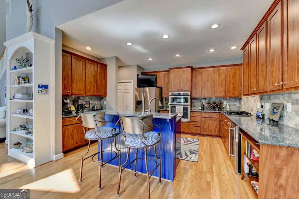 6173 Pine CIR Flowery Branch, GA 30542