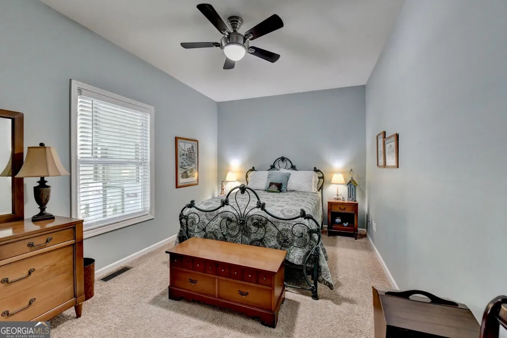 6173 Pine CIR Flowery Branch, GA 30542