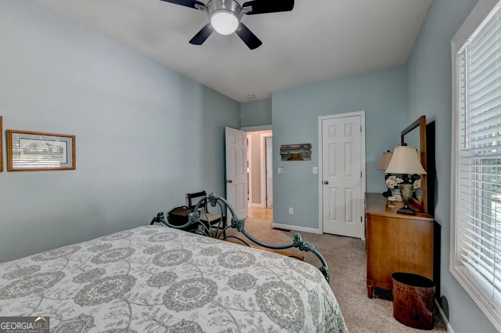 6173 Pine CIR Flowery Branch, GA 30542