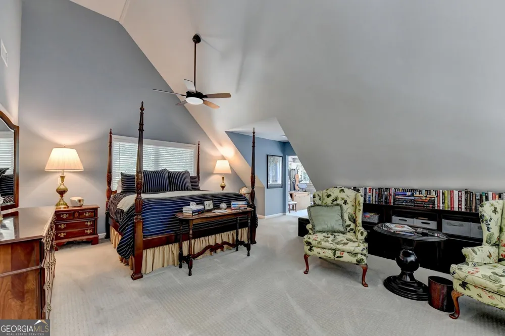 6173 Pine CIR Flowery Branch, GA 30542
