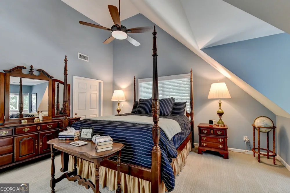 6173 Pine CIR Flowery Branch, GA 30542