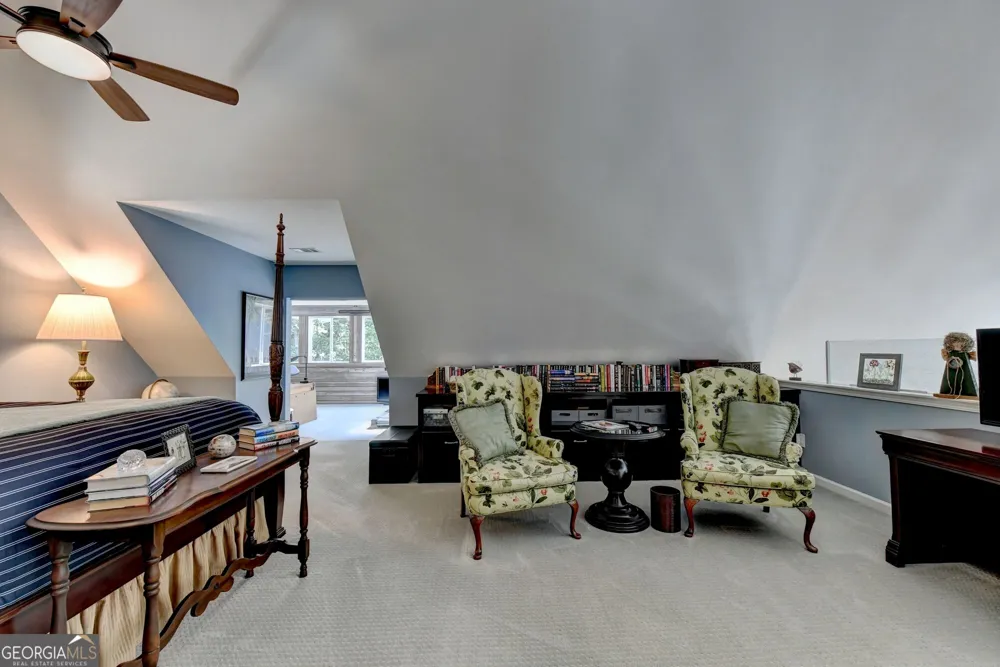 6173 Pine CIR Flowery Branch, GA 30542