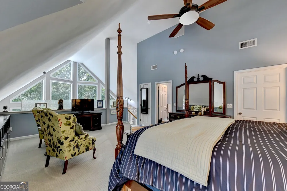 6173 Pine CIR Flowery Branch, GA 30542