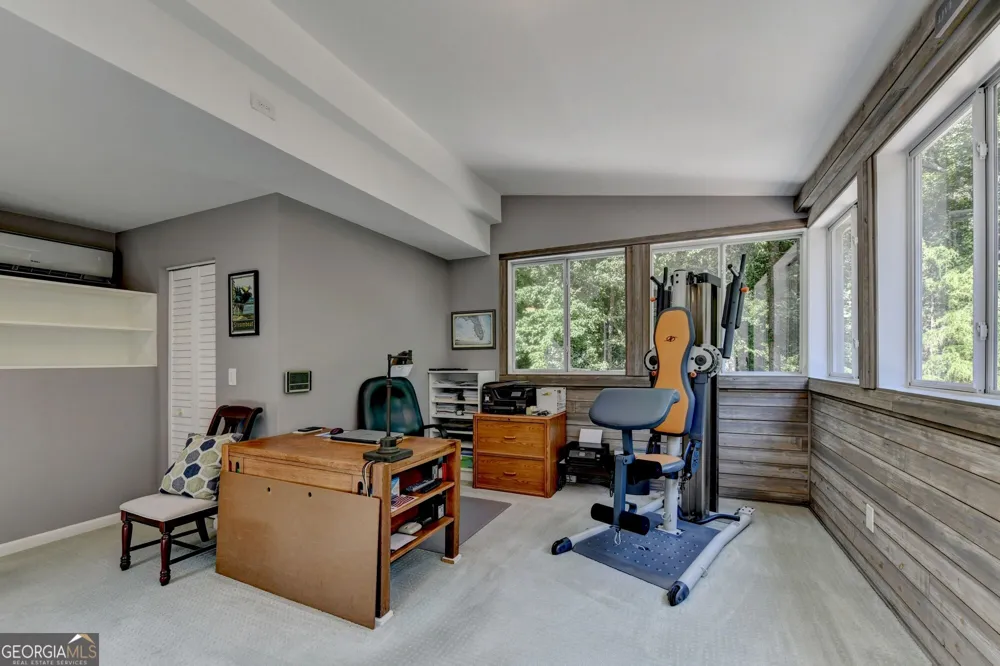 6173 Pine CIR Flowery Branch, GA 30542