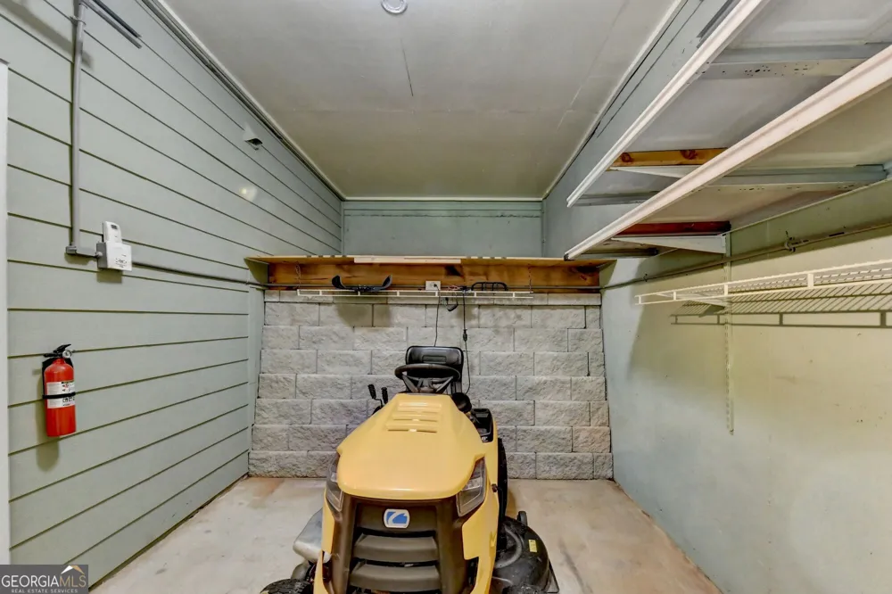6173 Pine CIR Flowery Branch, GA 30542