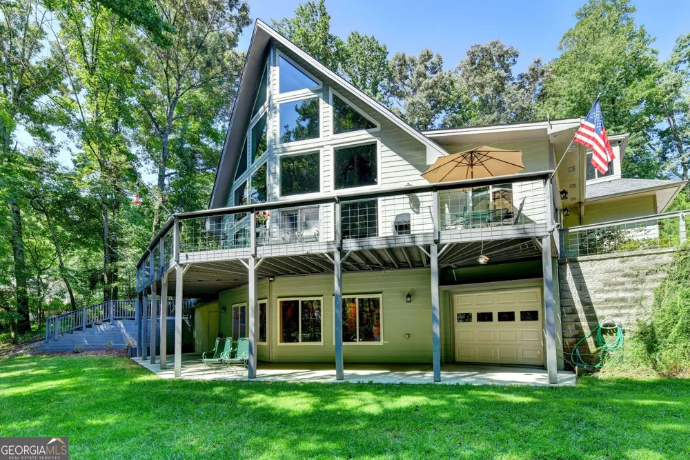 6173 Pine CIR Flowery Branch, GA 30542