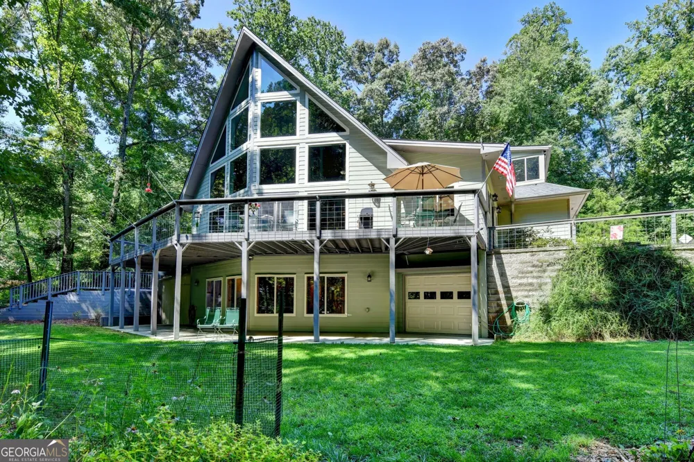 6173 Pine CIR Flowery Branch, GA 30542