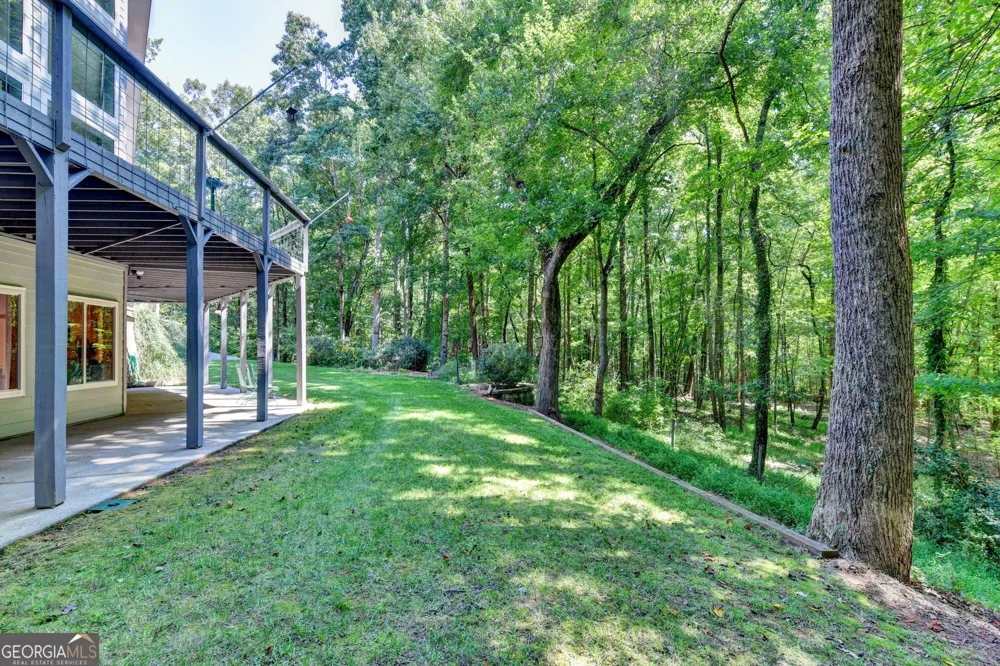 6173 Pine CIR Flowery Branch, GA 30542