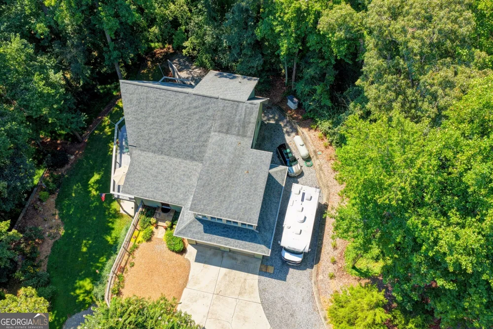 6173 Pine CIR Flowery Branch, GA 30542