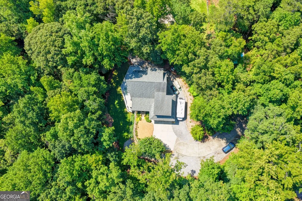 6173 Pine CIR Flowery Branch, GA 30542