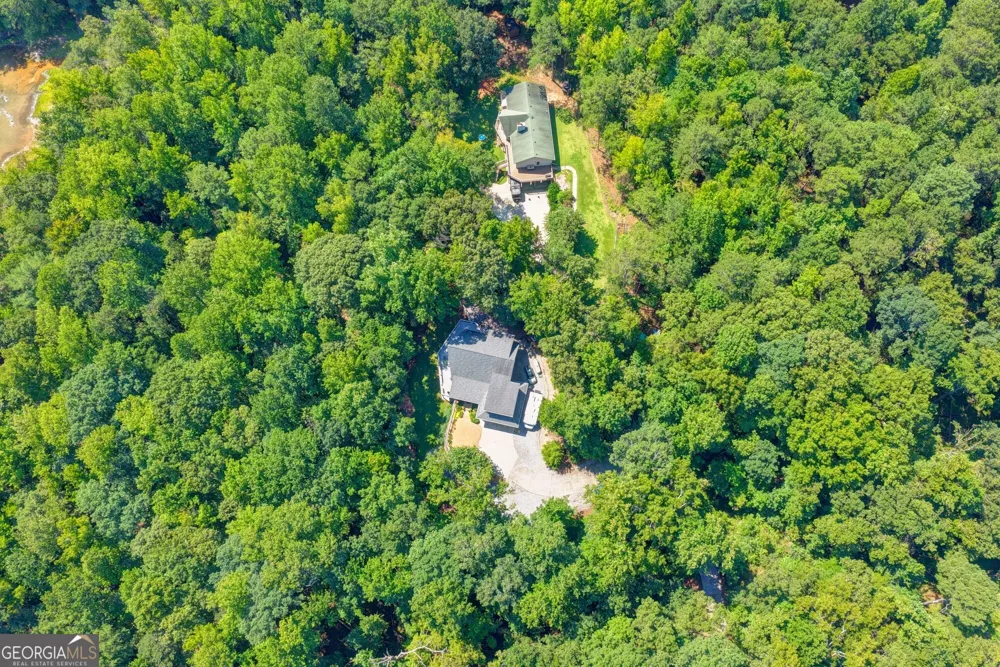 6173 Pine CIR Flowery Branch, GA 30542