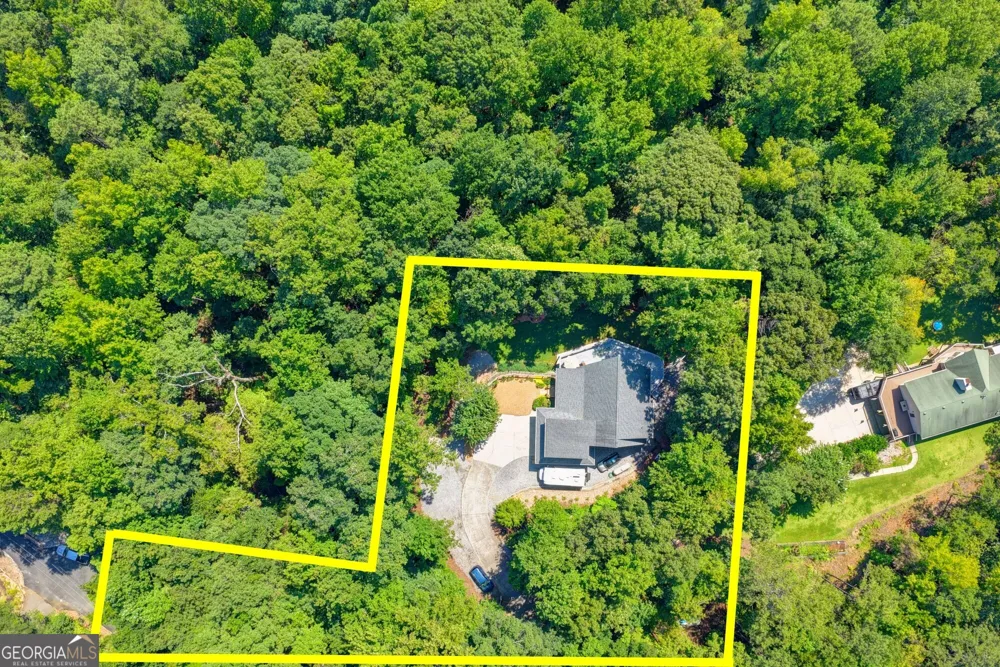 6173 Pine CIR Flowery Branch, GA 30542