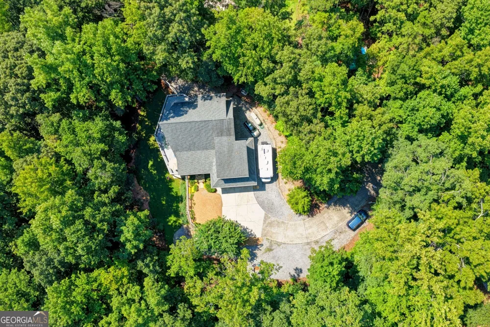 6173 Pine CIR Flowery Branch, GA 30542