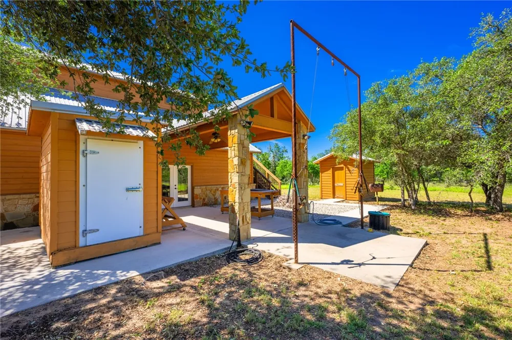 3355 Jim Brite Rd Pleasanton, TX 78064
