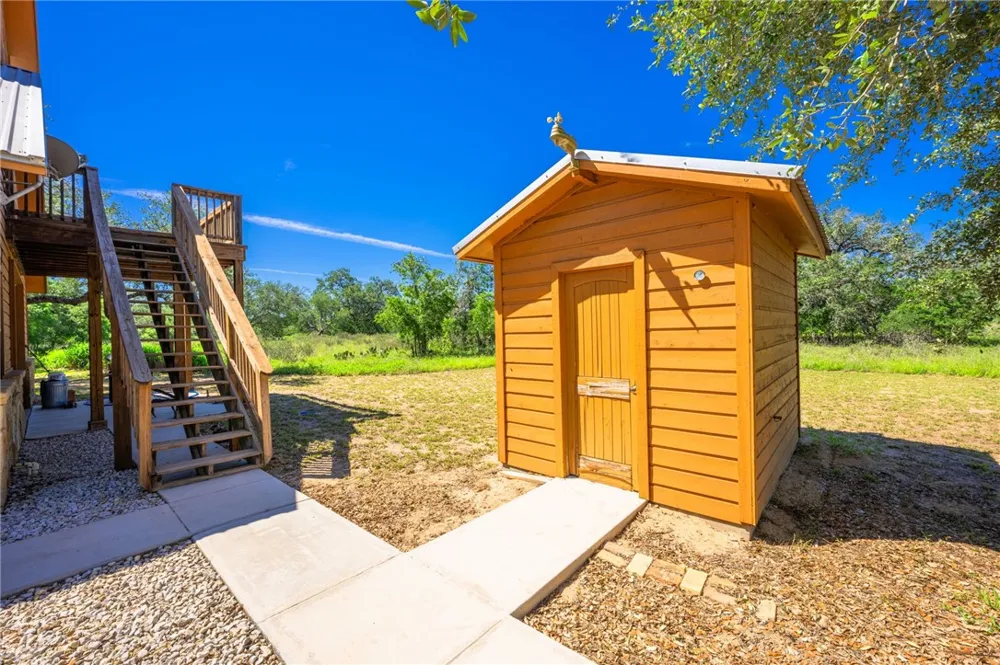 3355 Jim Brite Rd Pleasanton, TX 78064
