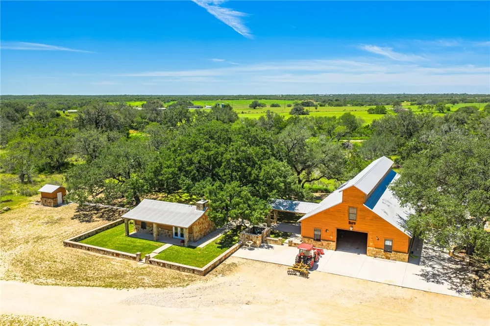 3355 Jim Brite Rd Pleasanton, TX 78064