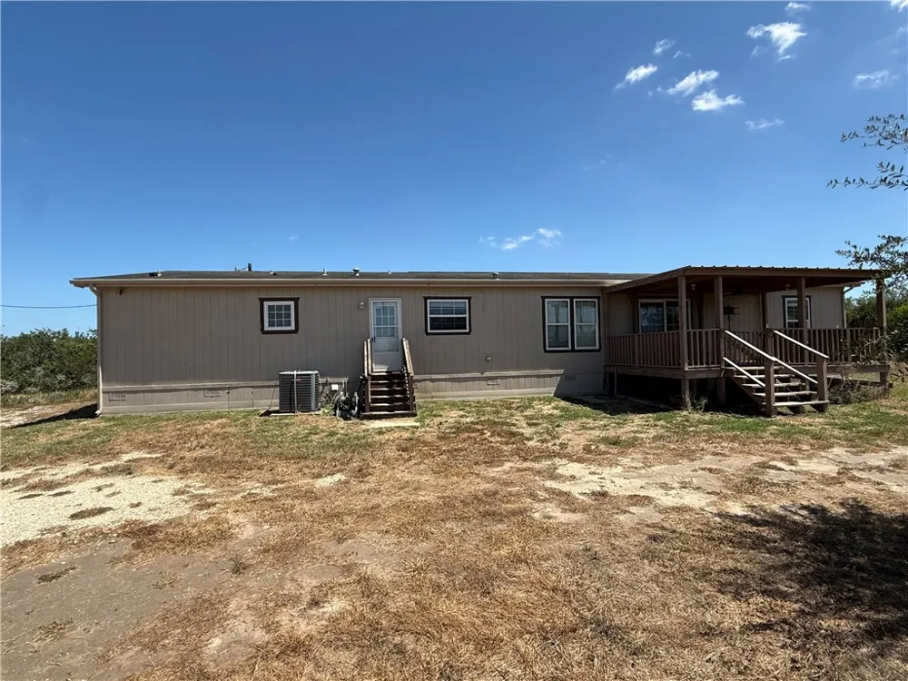 5523 County Road 308 Orange Grove, TX 78372