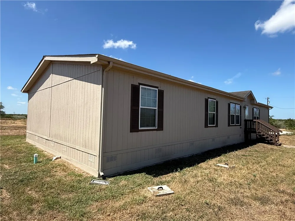 5523 County Road 308 Orange Grove, TX 78372