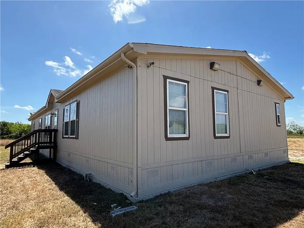 5523 County Road 308 Orange Grove, TX 78372