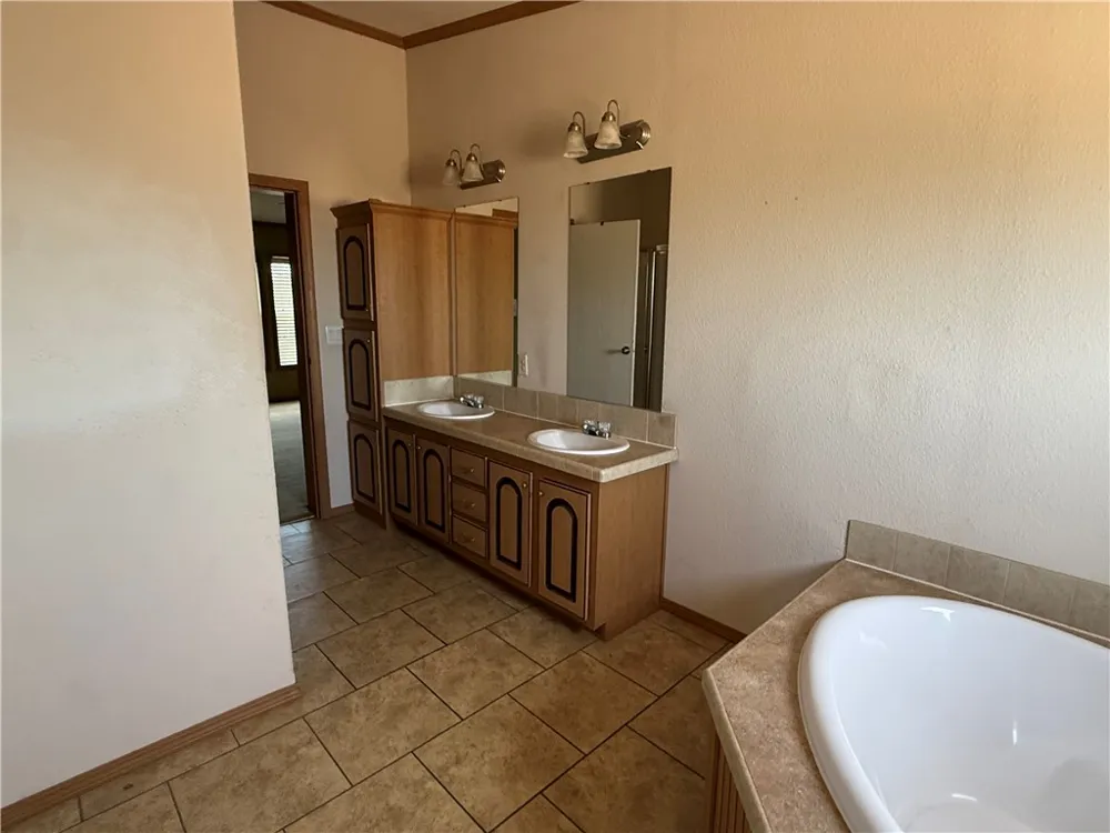 5523 County Road 308 Orange Grove, TX 78372