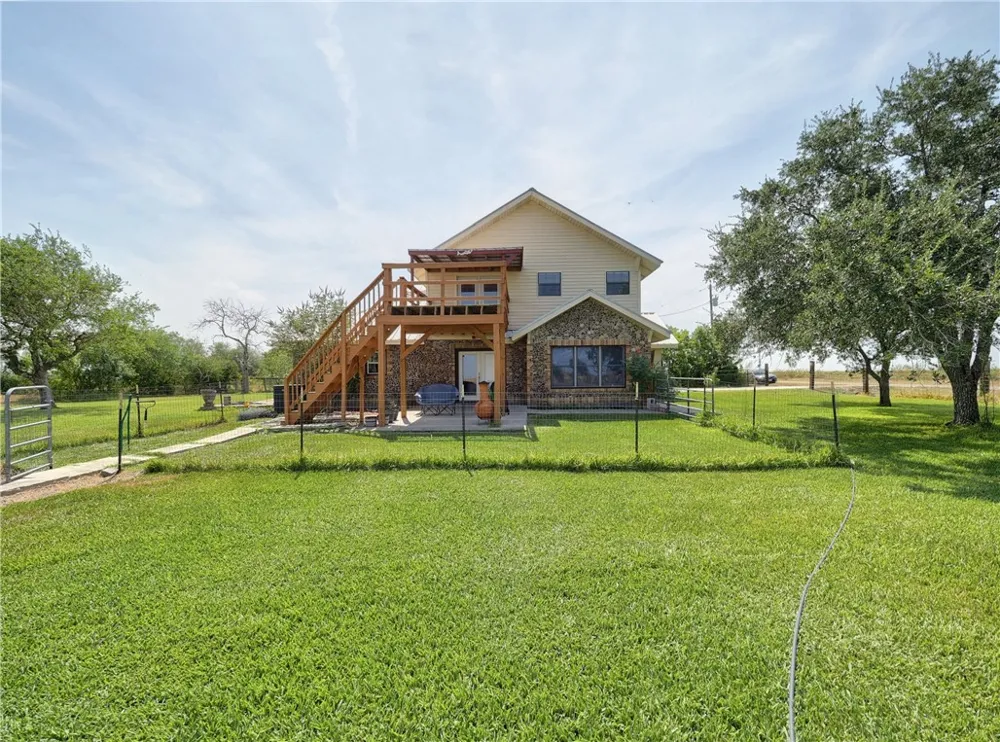 19838 County Road 1168 Mathis, TX 78368