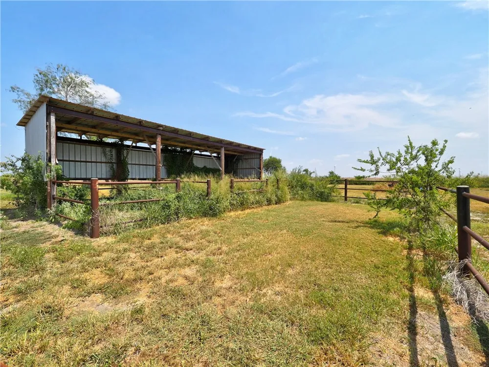 19838 County Road 1168 Mathis, TX 78368