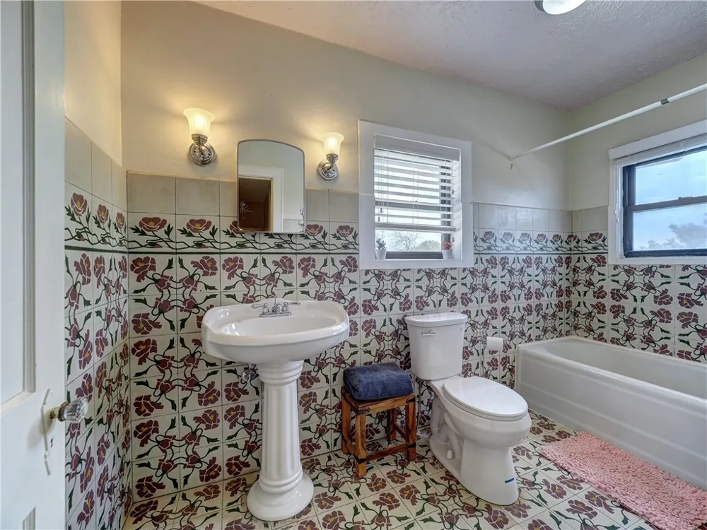 19838 County Road 1168 Mathis, TX 78368