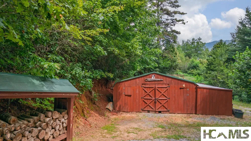 176 Battle Branch Ridge Road Franklin, NC 28734