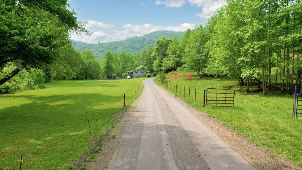 Sundown Dr Franklin, NC 28734