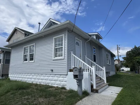 18 E Lindley Ave