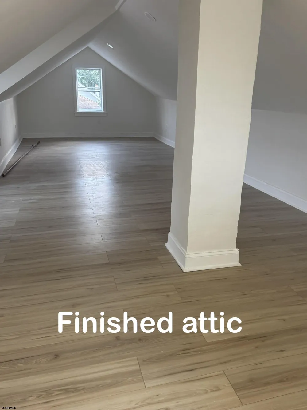 18 E Lindley Ave Pleasantville, NJ 08232