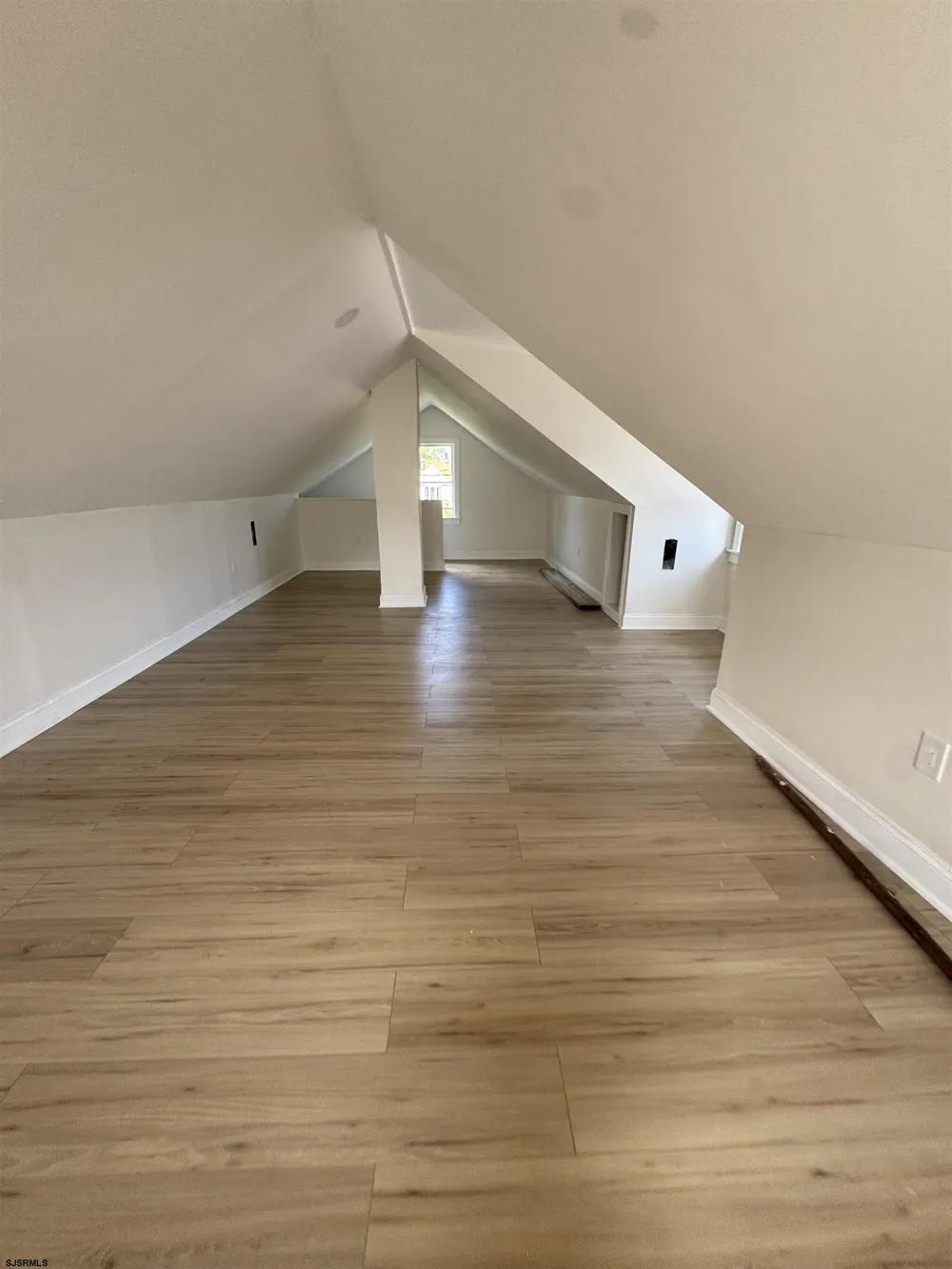 18 E Lindley Ave Pleasantville, NJ 08232