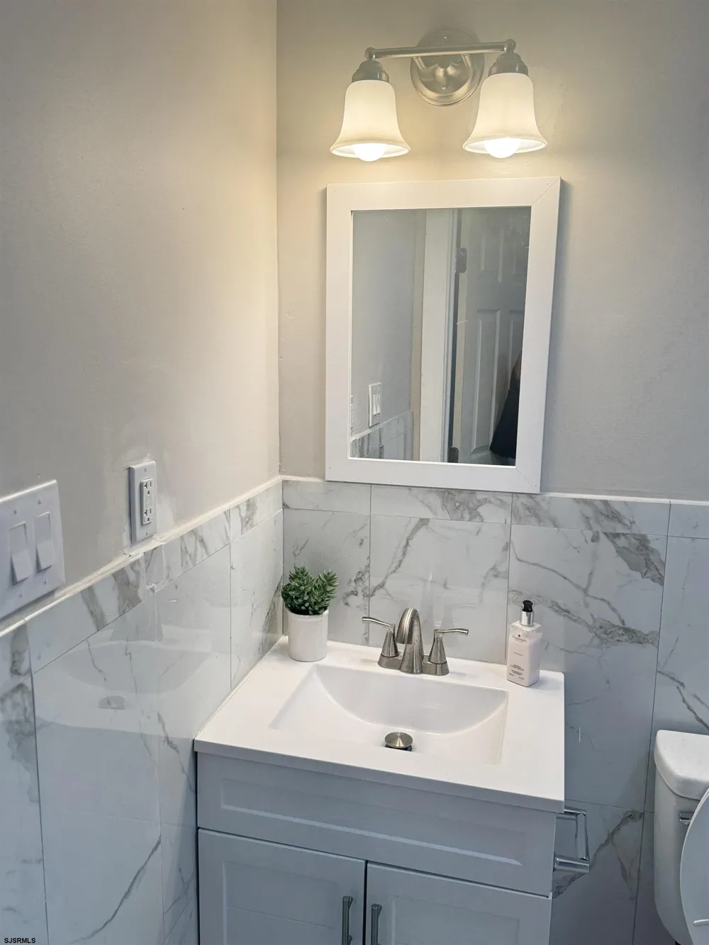 18 E Lindley Ave Pleasantville, NJ 08232