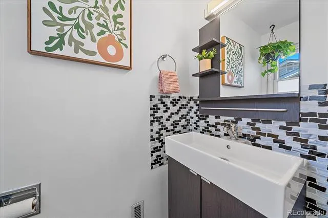 4955 S Galapago Street Englewood, CO 80110