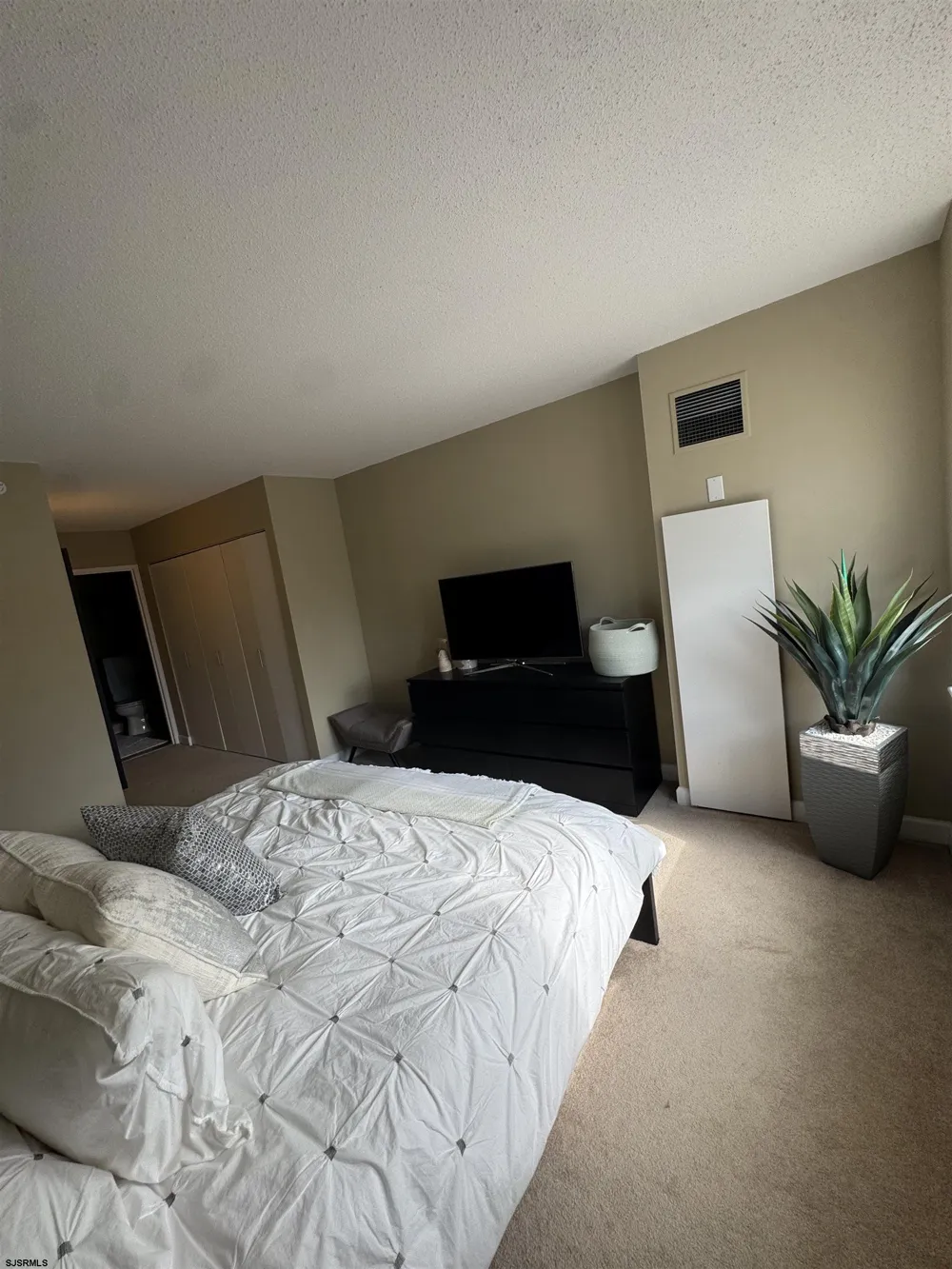526 Pacific Ave Atlantic City, NJ 08401