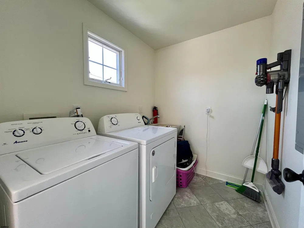 304 N Vendome Ave Margate, NJ 08402