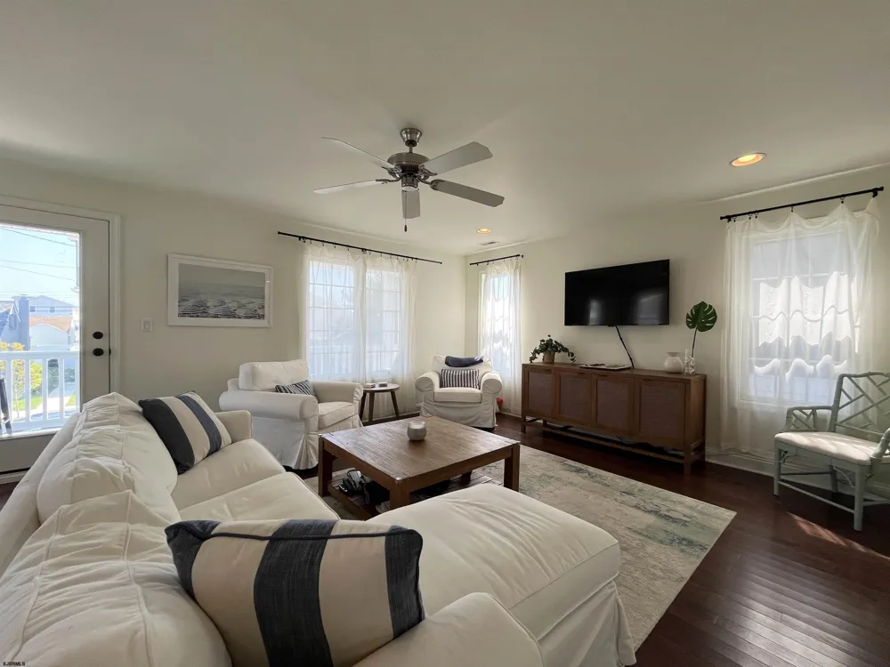 304 N Vendome Ave Margate, NJ 08402