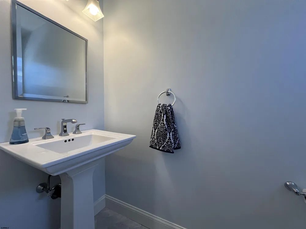 304 N Vendome Ave Margate, NJ 08402