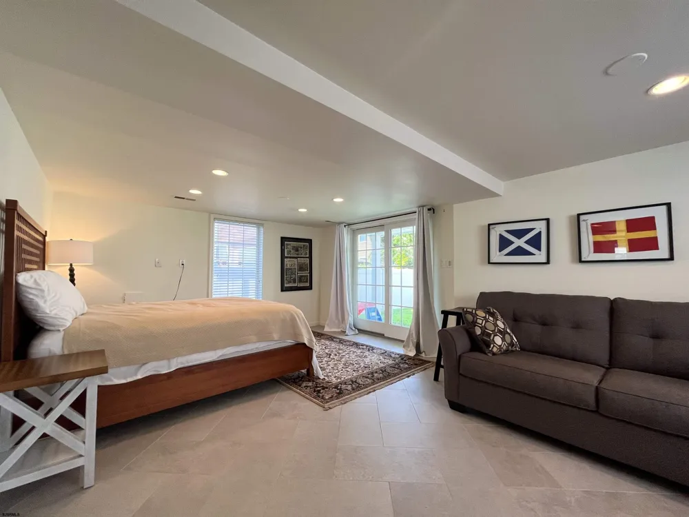 304 N Vendome Ave Margate, NJ 08402