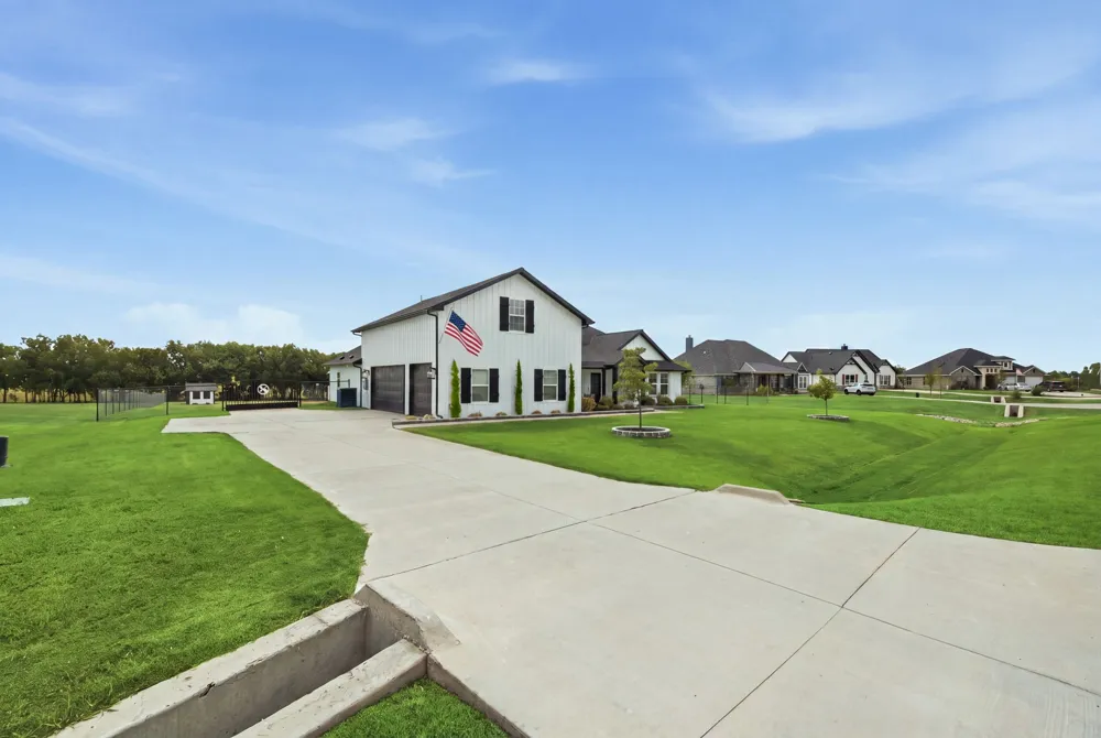 10216 Finch Road Sanger, TX 76266