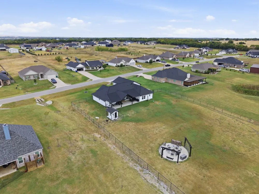 10216 Finch Road Sanger, TX 76266