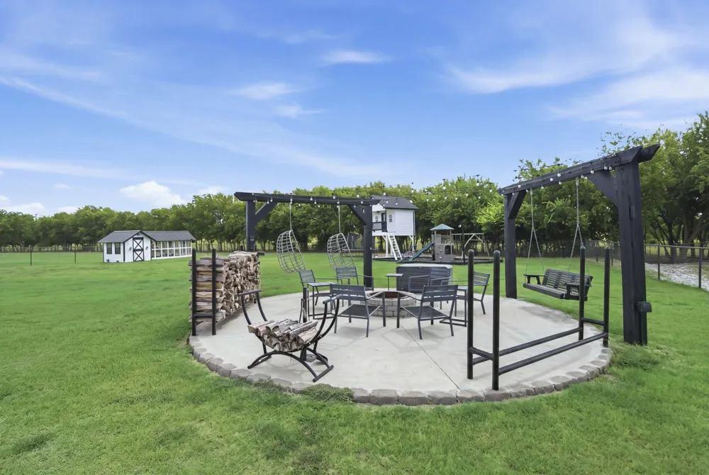 10216 Finch Road Sanger, TX 76266