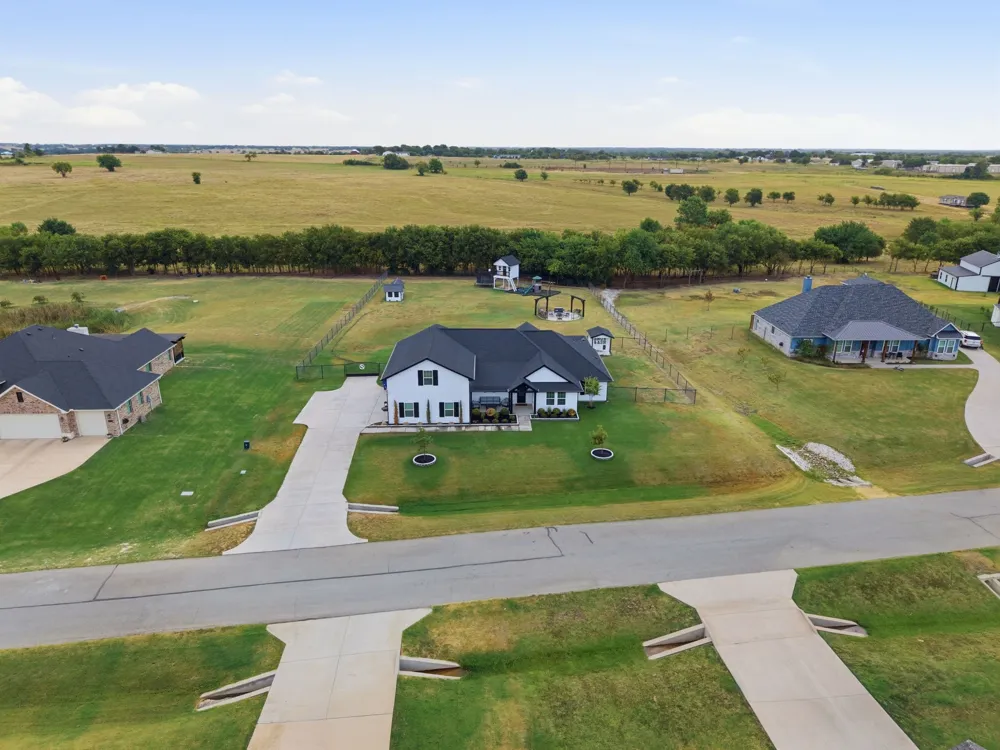 10216 Finch Road Sanger, TX 76266