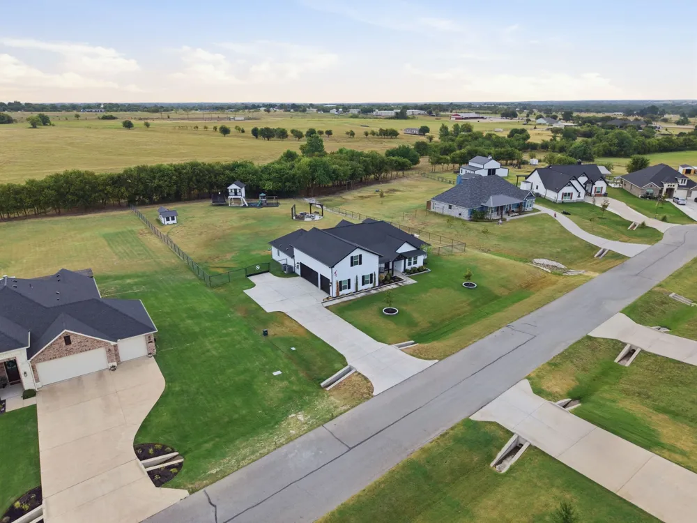 10216 Finch Road Sanger, TX 76266