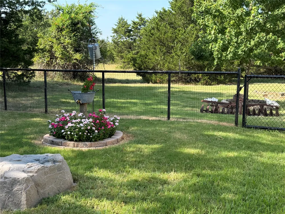 10442 County Road 2434 Terrell, TX 75160